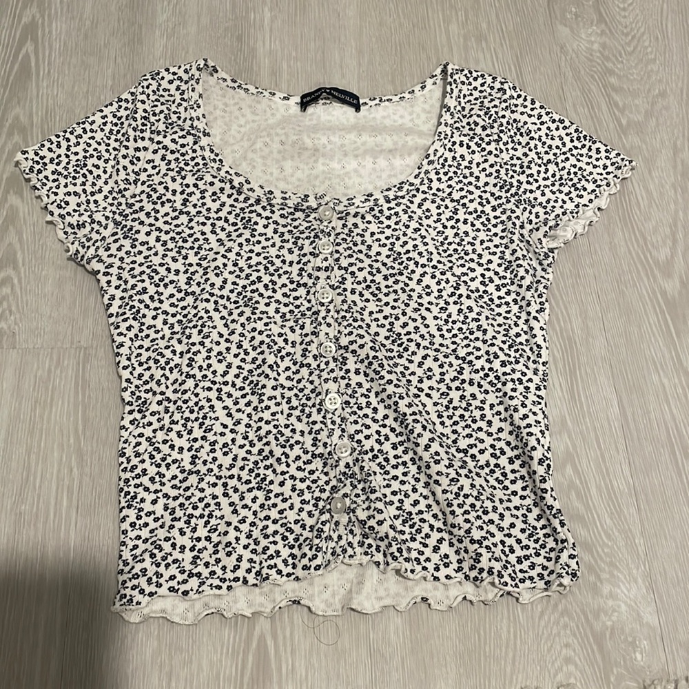 Brandy Melville Zelly top. In perfect condition.